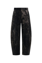 BLACK BARREL-LEG JEANS
