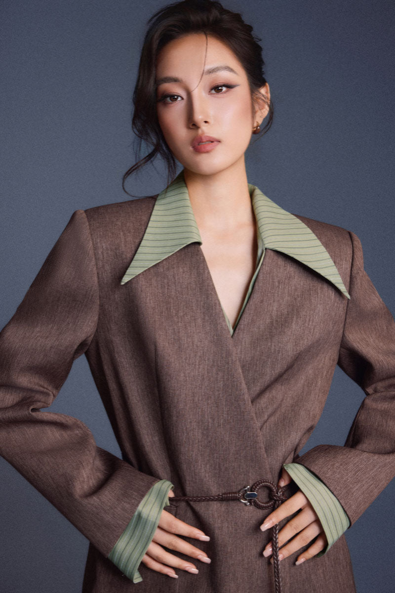 TAILORED CINCHED SHIRT
