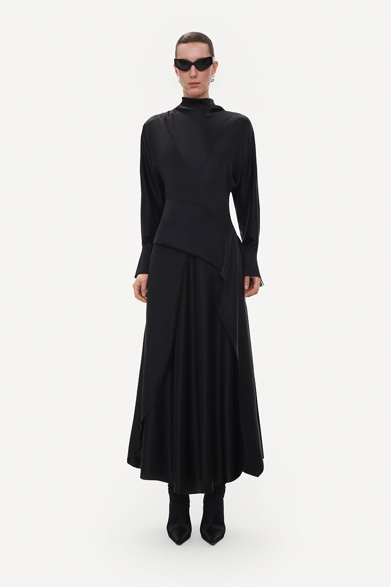 BLACK SILK DRESS WITH A SILK BELT