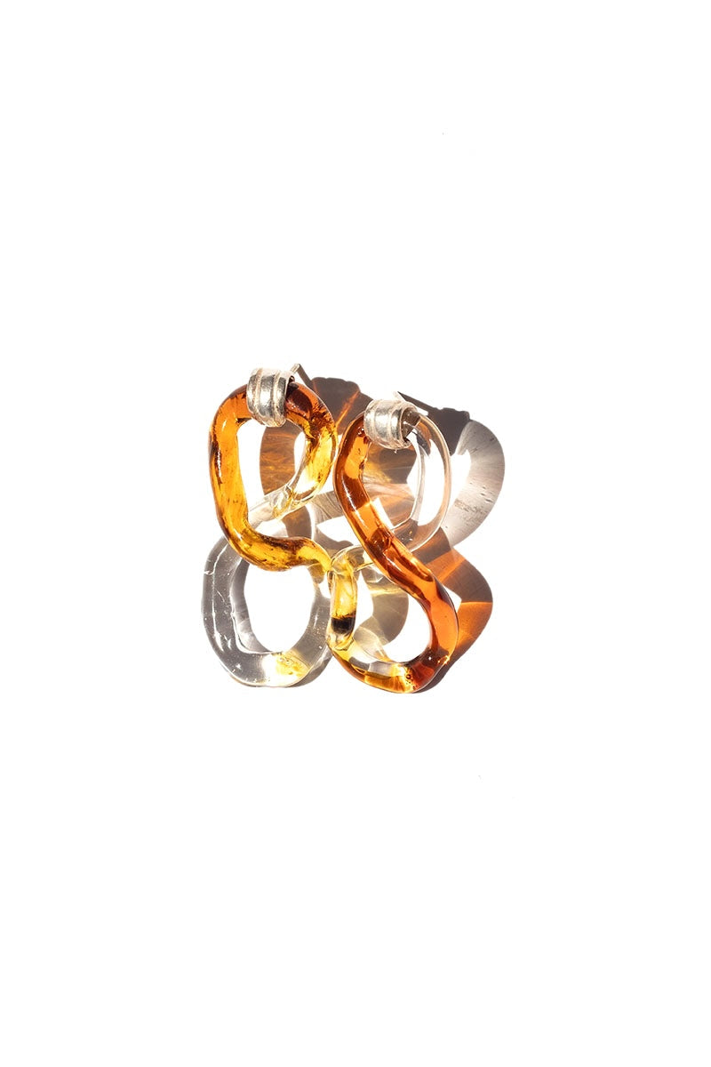 INTERCONEXION M EARRINGS IN AMBER