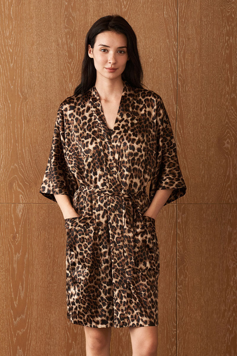 JUNGLE LEOPARD WOMEN'S SILK ROBE IN LEOPARD