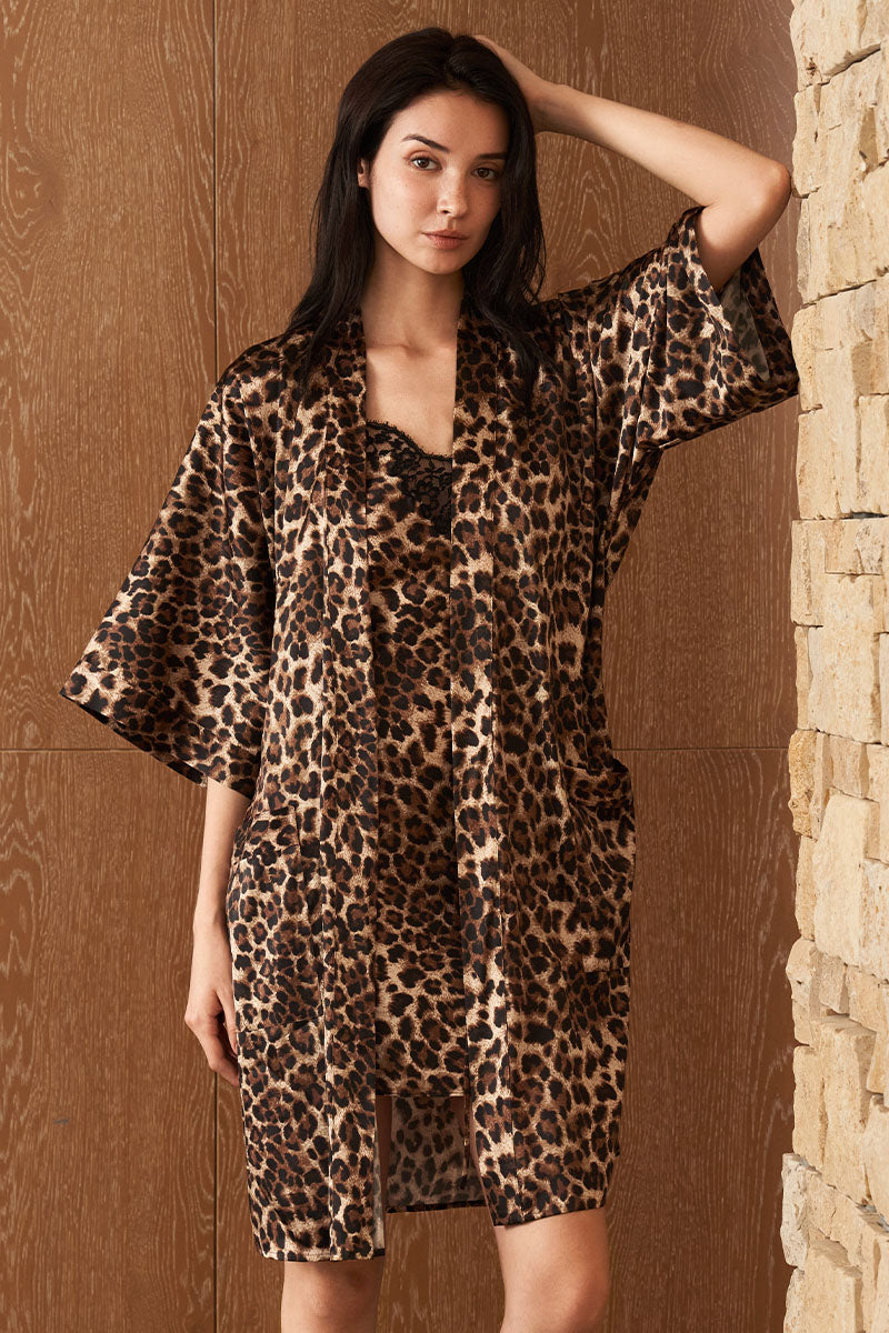 JUNGLE LEOPARD WOMEN'S SILK ROBE IN LEOPARD