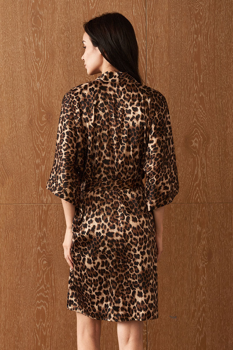 JUNGLE LEOPARD WOMEN'S SILK ROBE IN LEOPARD