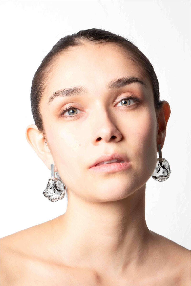 SOPLO M EARRINGS IN SMOKE