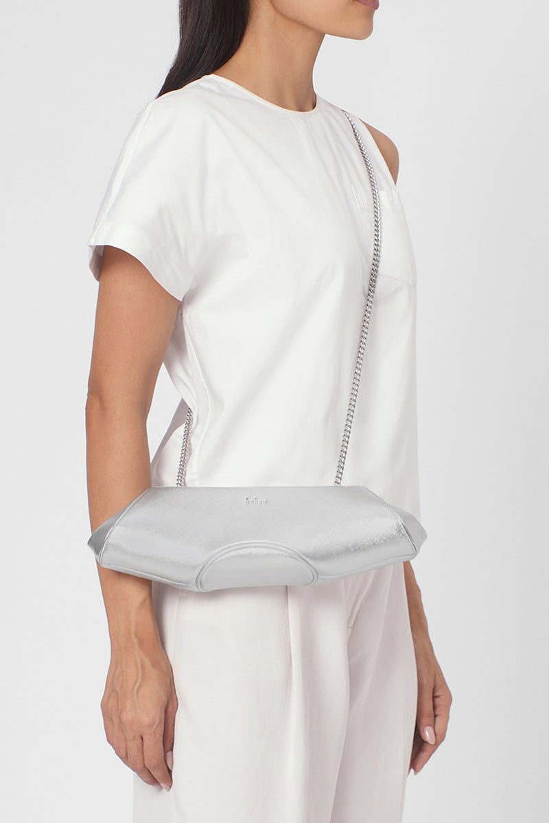 ELIZABETH BAGUETTE MINI CLUTCH IN SILVER