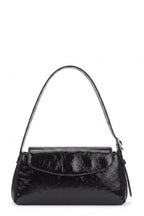 YARA BAGUETTE CRINKLE IN BLACK